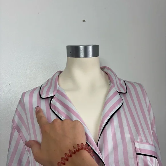 Victoria’s Secret satin stripe night top - Picture 5 of 10